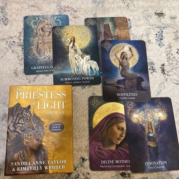Priestess Of The Light Oracle Cards - Picture 2 of 7